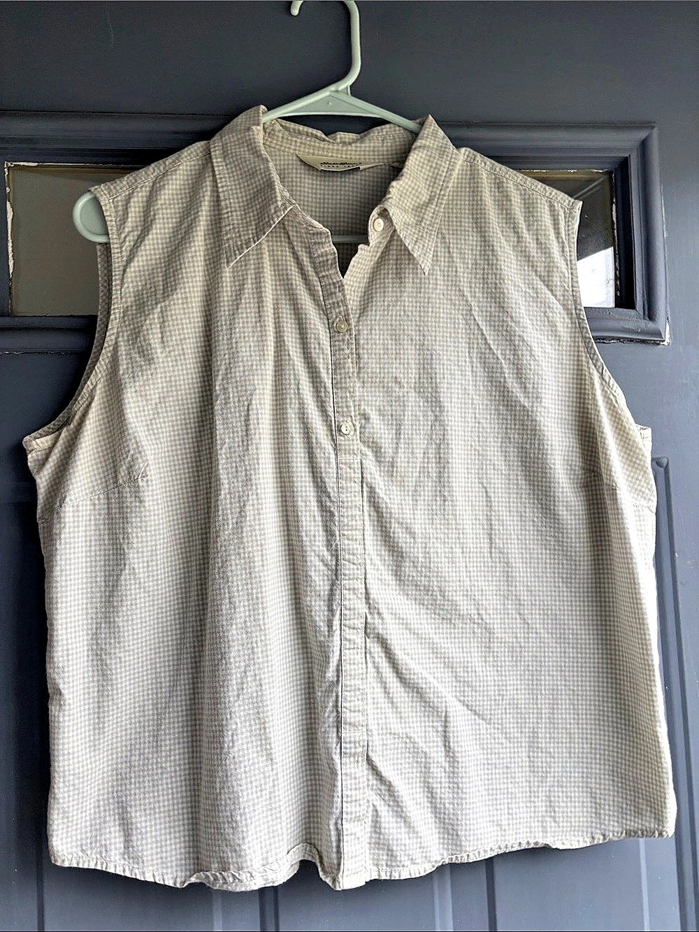 90’s Chic Vintage Eddie Bauer Gingham Sleeveless Shirt light green & white